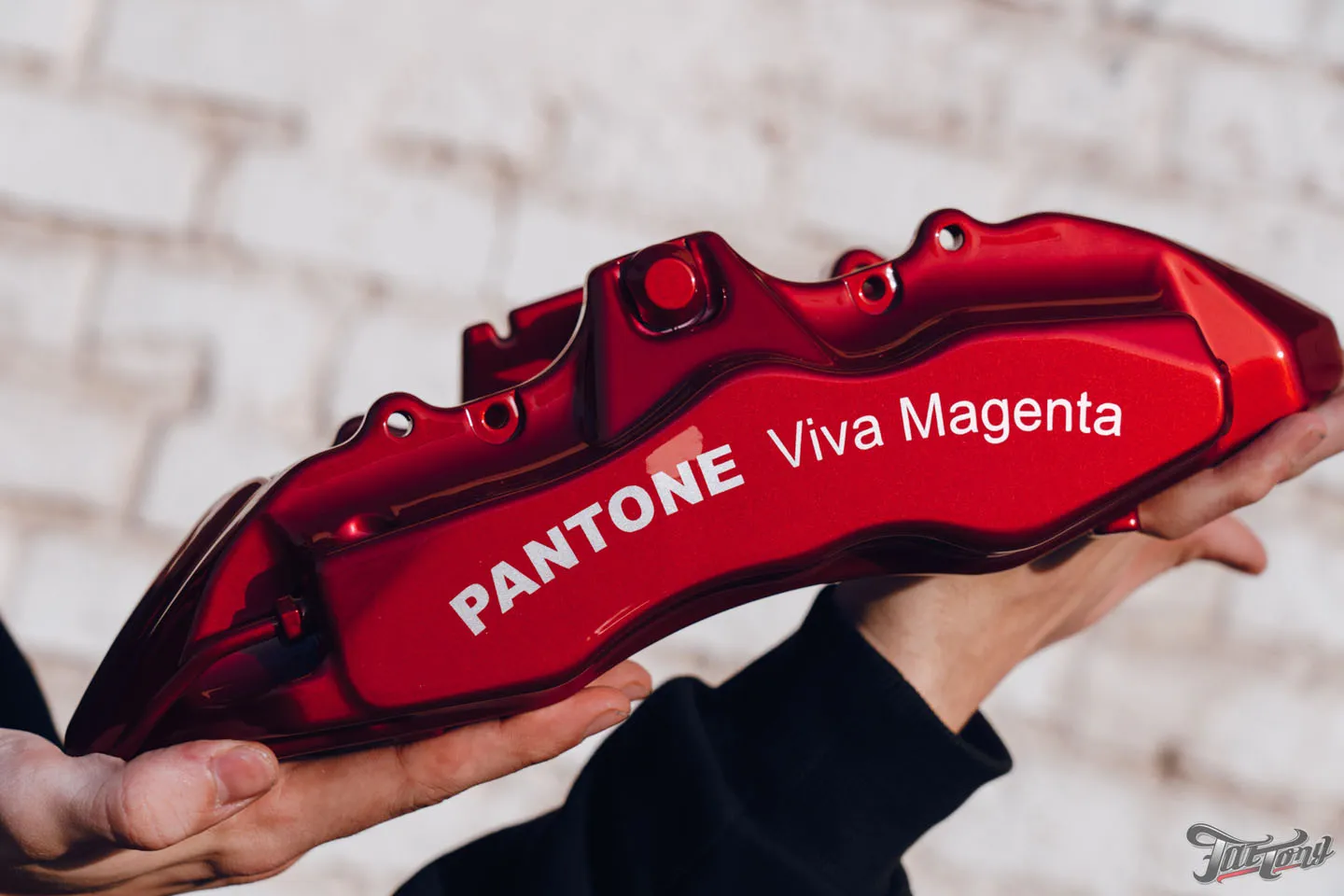 Суппорта в цвете Viva Magenta под кэнди лаком